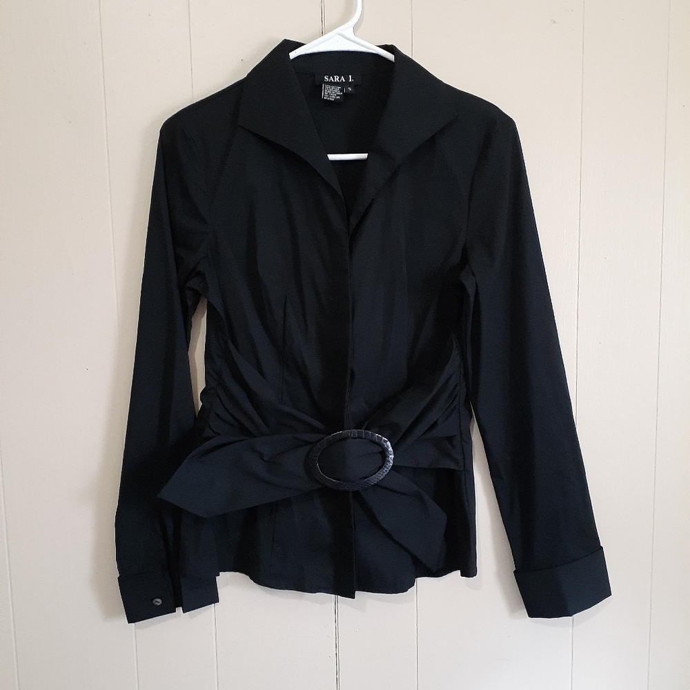 Sara I. Black blouse button down size small